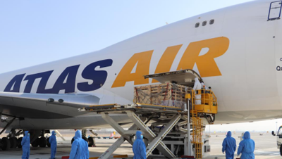 依托甘肅省民航航空物流公司，開展集倉儲、運輸、配送、裝卸、包裝、整理為一體的城市綜合物流業務，積極拓展跨境電商、保稅加工、快遞速運、城市配送等服務，提升航空貨運服務能力；引進航空公司和大型物流企業，拓展國際航班貨運、國際快件等業務，促進跨境電商業務和轉口貿易發展，依托空港物流園，發展臨空經濟，打造西北重要航空物流樞紐。